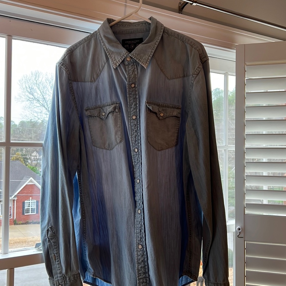 Mens American Eagle Denim snap button down, vintage fit, XL, $12